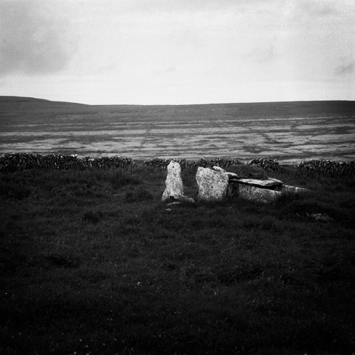 tomb in Derrynavahagh
